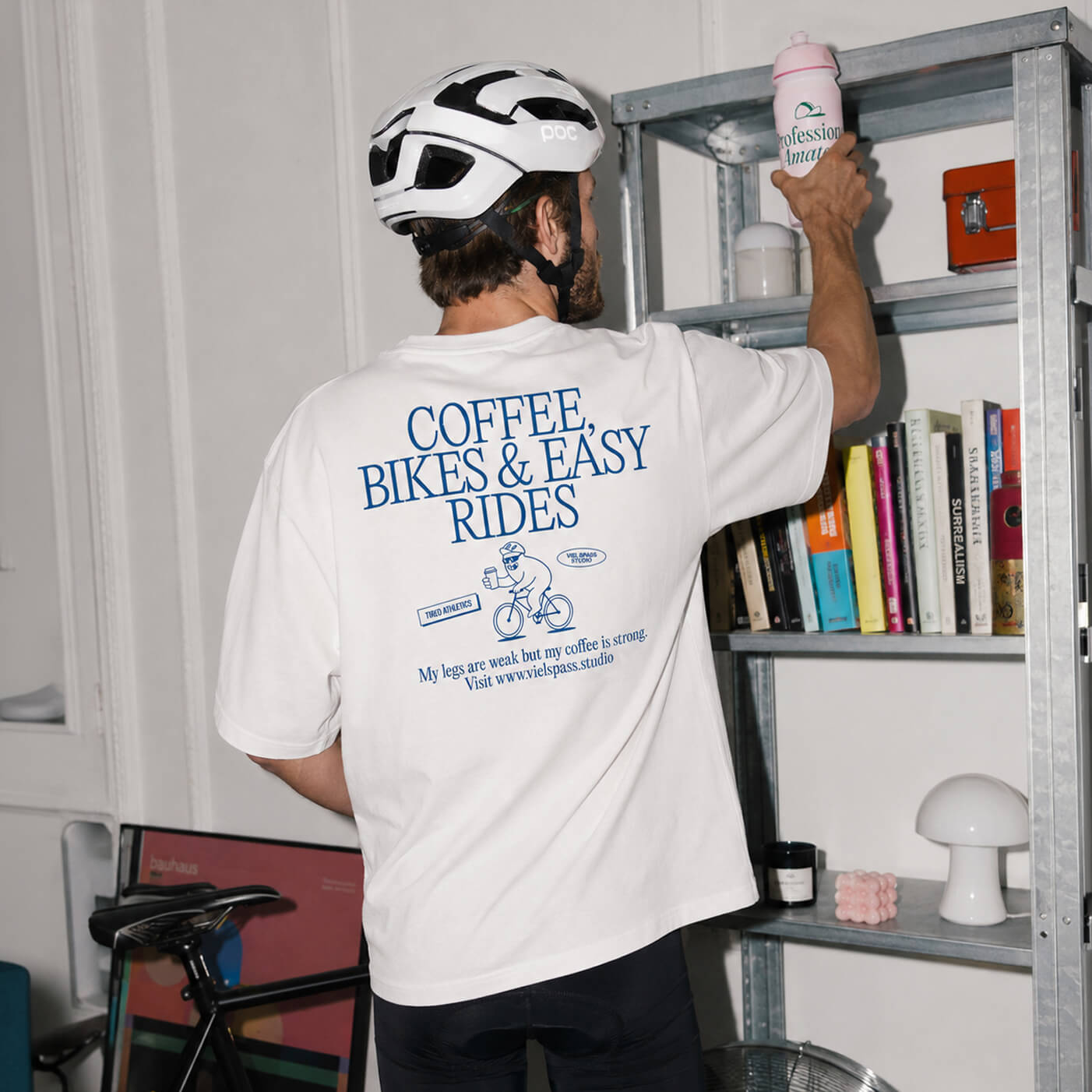 "Coffee, Bikes and easy rides" T-Shirt (oversized) – Viel Spass Studio