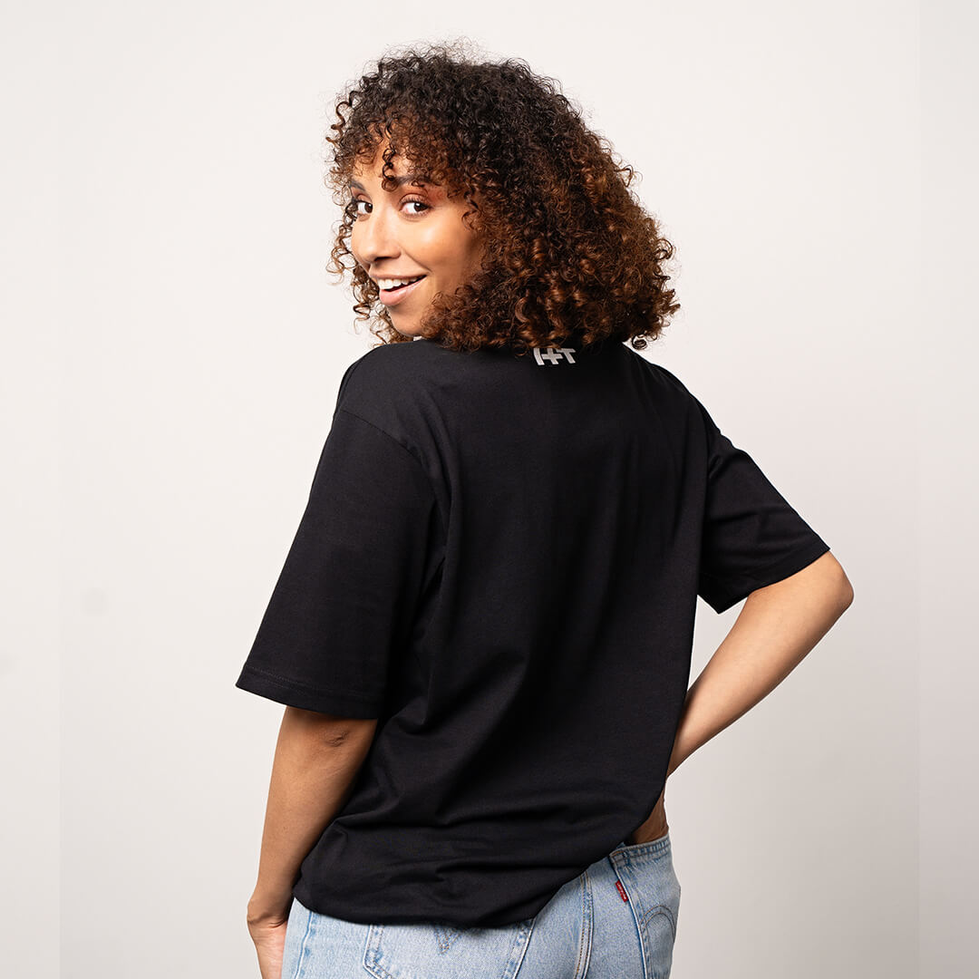 "Mutti ist kaputti" Shirt (oversized), schwarz – Viel Spass Studio