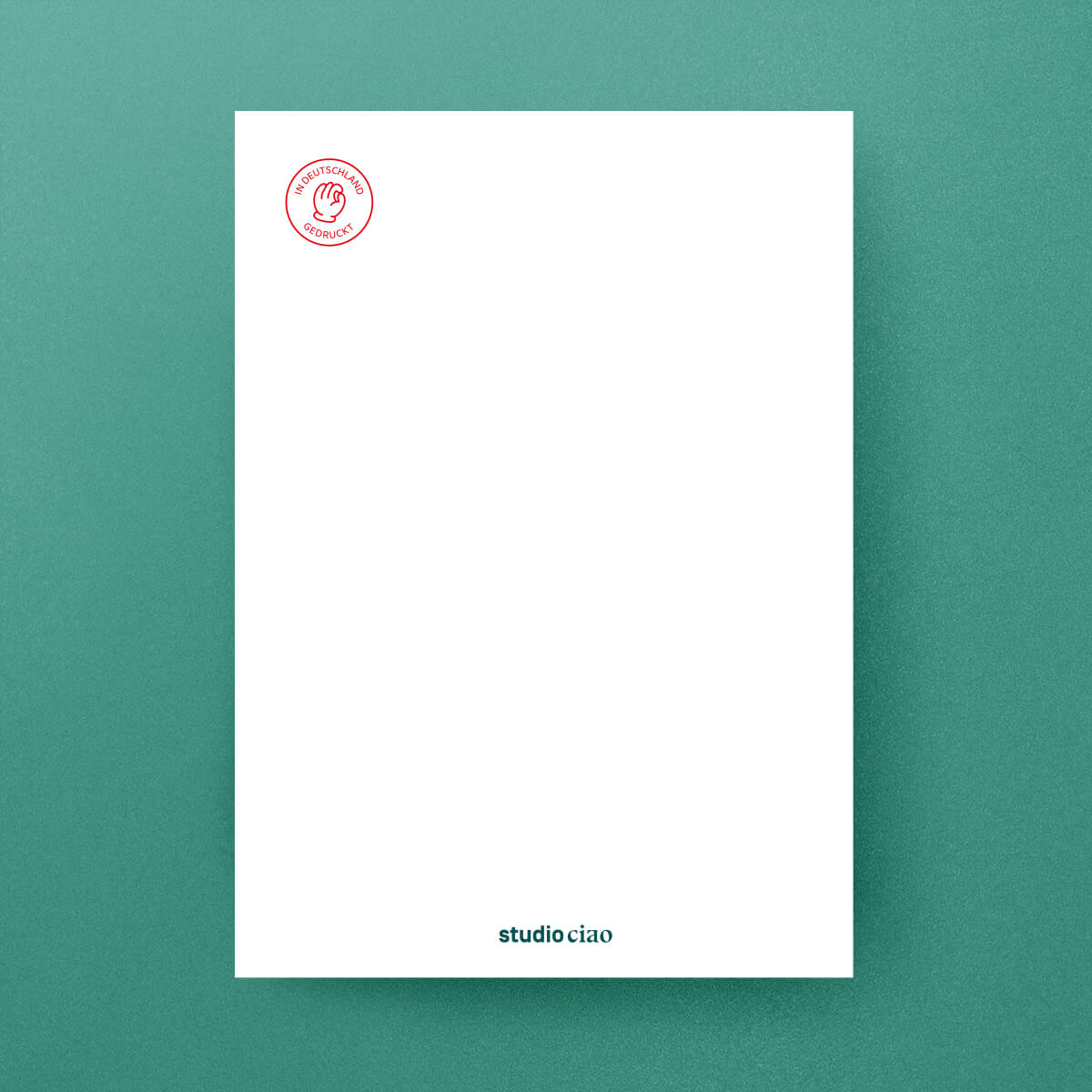 «I‘m beginning to look a lot like Christmas» Postkarte, Din A6 – Viel Spass Studio