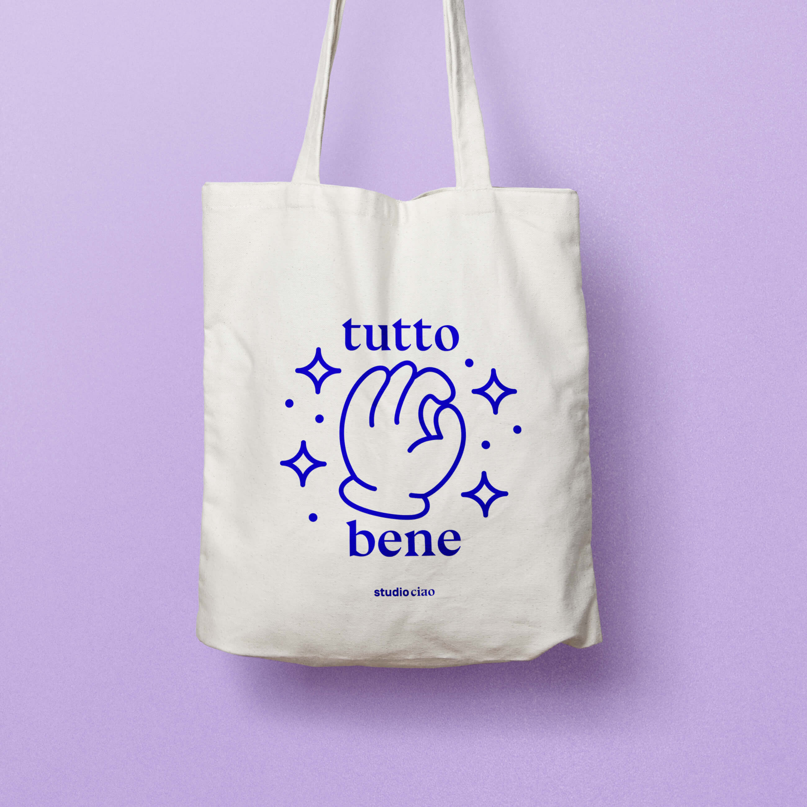 tutto bene Jutebeutel von studio ciao. Mit blauem Siebdruck auf heller Stofftasche.